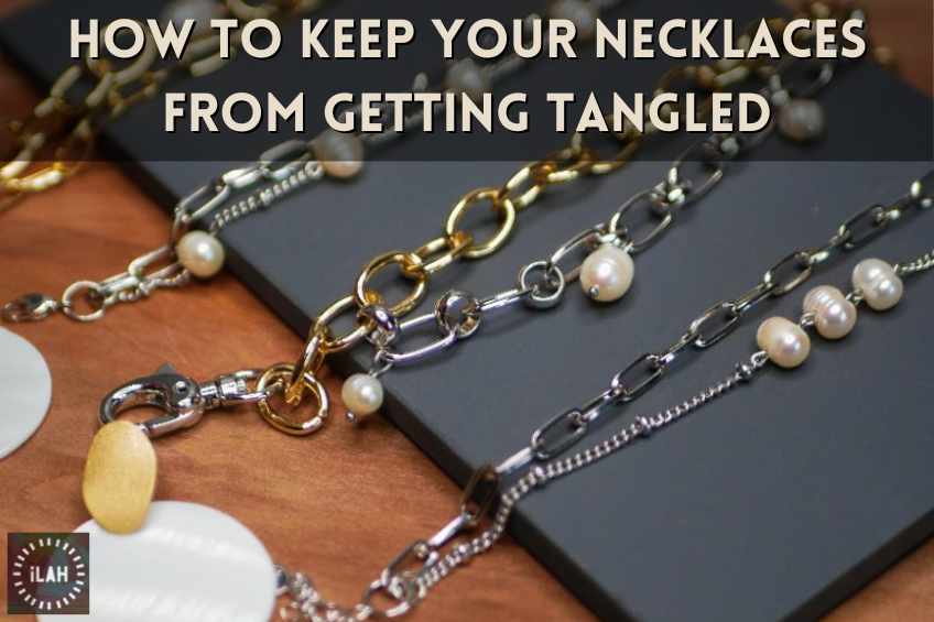 Wondering how to keep your necklaces from tangling? Try this hack! #ne, necklaces