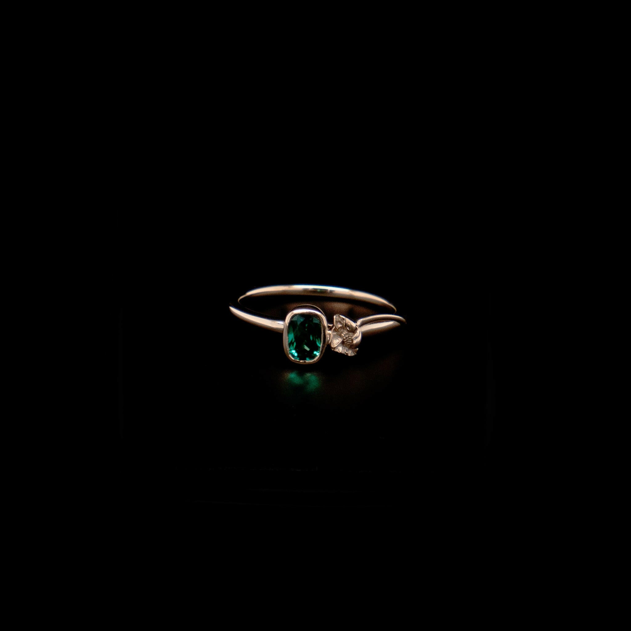 emerald engagement ring