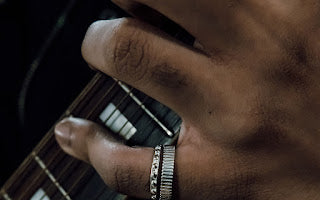 Narrow Cigar Band Gold