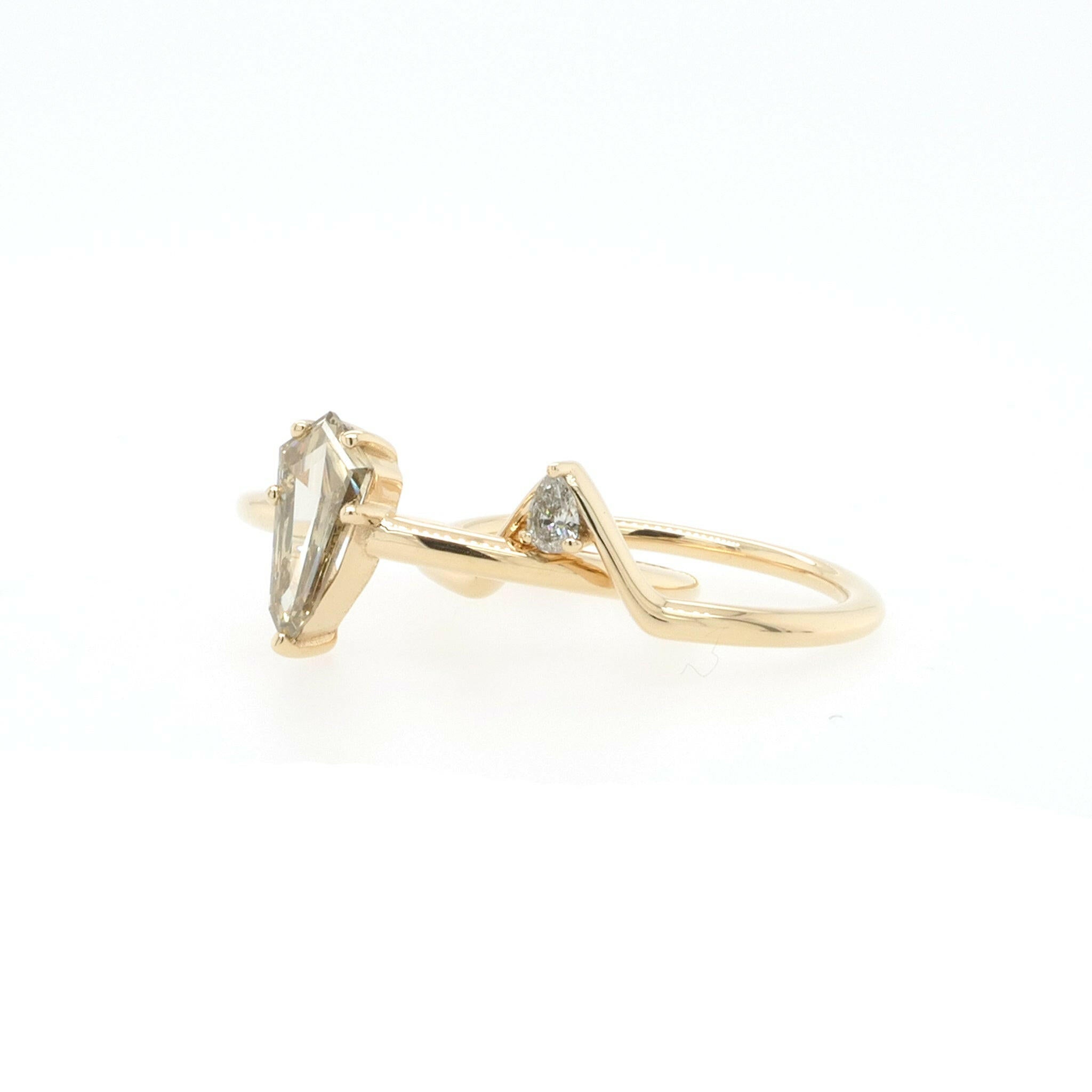 Kite shape engagement ring with matching chevron band