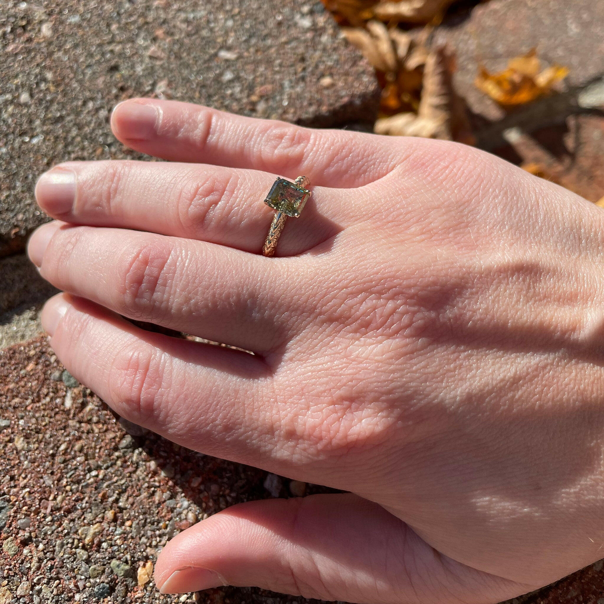 green salt and pepper yellow gold ring