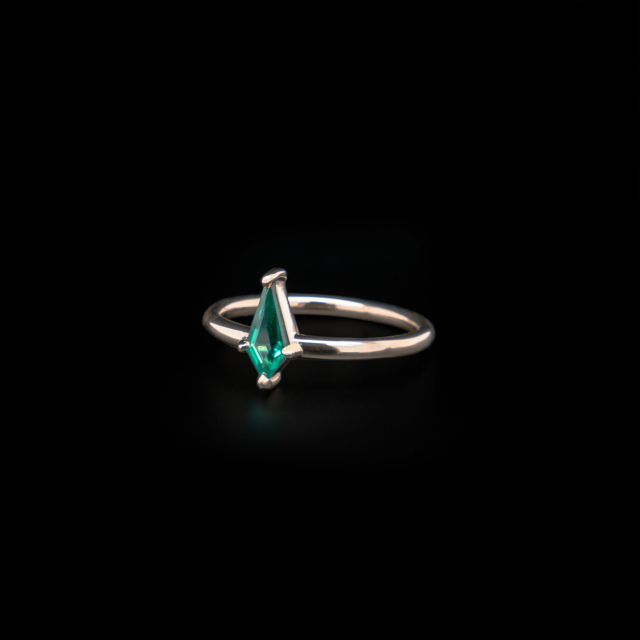 Emerald Brut Ring