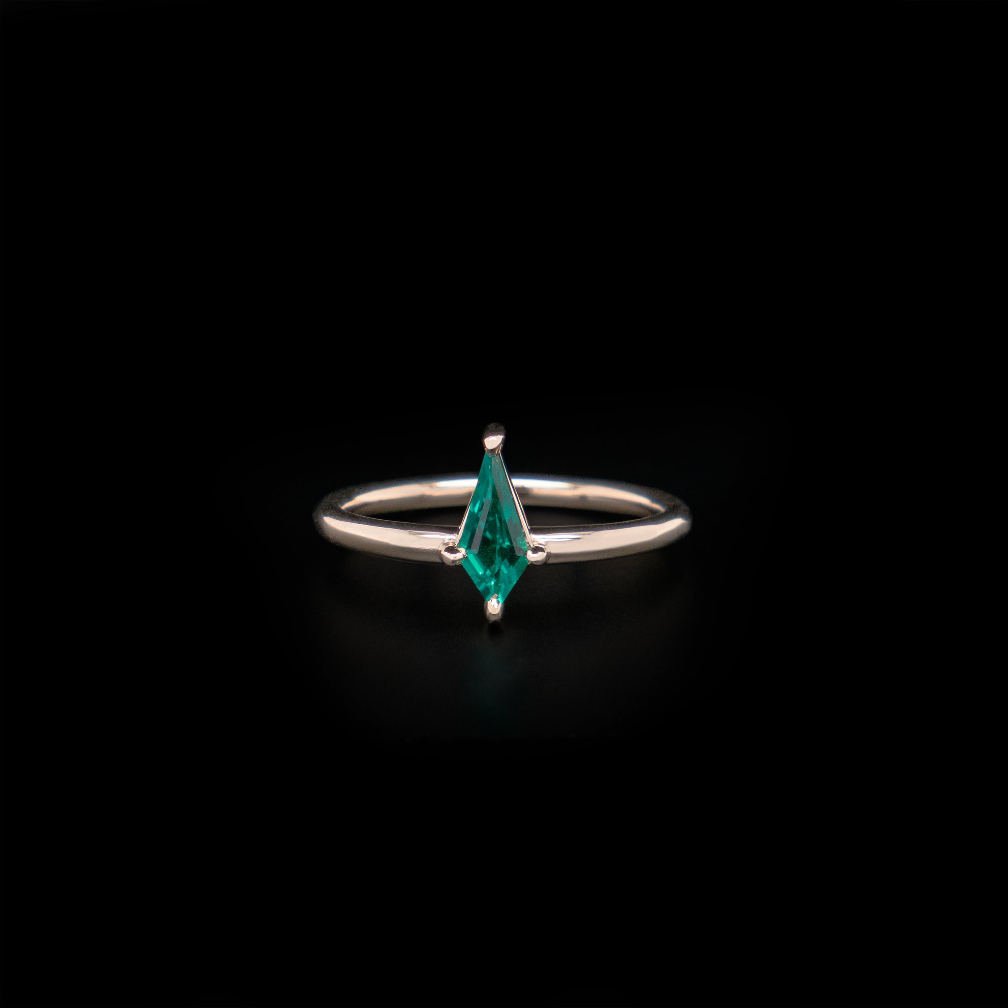 Emerald Brut Ring