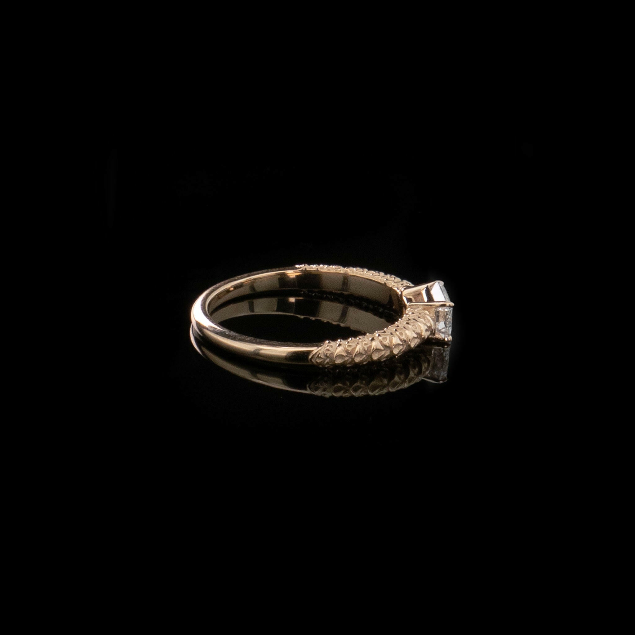 Nerida Ring (Emerald Cut)